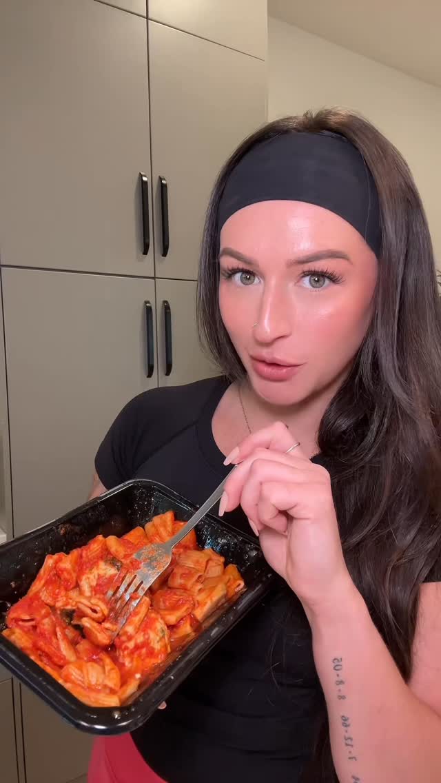 @paigeslayton_